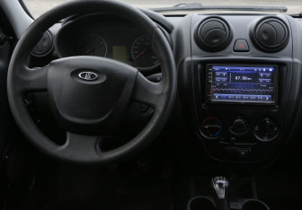 Подержанный автомобиль LADA (ВАЗ) Granta Sedan 2013 года (14 фото)