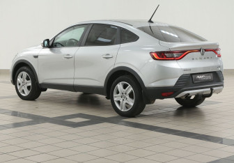 Подержанный автомобиль Renault Arkana 2020 года (2 фото)