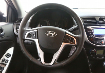 Подержанный автомобиль Hyundai Solaris Hatchback 2012 года (8 фото)