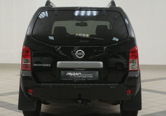 Подержанный автомобиль Nissan Pathfinder 2008 года (3 фото)