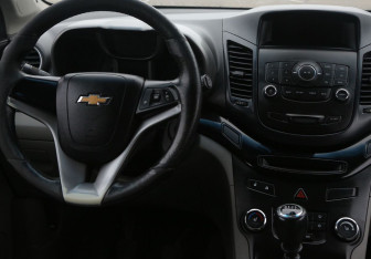 Подержанный автомобиль Chevrolet Orlando 2012 года (14 фото)
