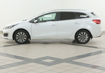 Подержанный автомобиль Kia Ceed Wagon 2018 года (7 фото)