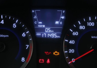 Подержанный автомобиль Hyundai Solaris Sedan 2012 года (17 фото)