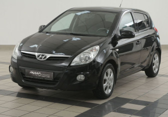 Подержанный автомобиль Hyundai i20 2010 года (8 фото)