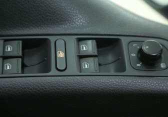 Подержанный автомобиль Volkswagen Tiguan 2014 года (17 фото)