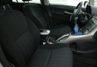 Подержанный автомобиль Toyota Auris Hatchback 2008 года (10 фото)