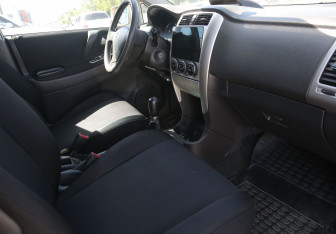 Подержанный автомобиль Suzuki Liana Wagon 2007 года (9 фото)