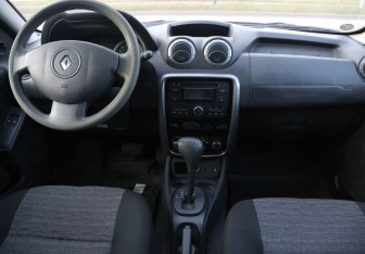 Подержанный автомобиль Renault Duster 2012 года (12 фото)