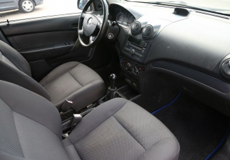 Подержанный автомобиль Chevrolet Aveo Sedan 2008 года (9 фото)