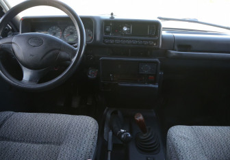 Подержанный автомобиль УАЗ 3162 Simbir 2005 года (12 фото)