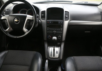Подержанный автомобиль Chevrolet Captiva 2009 года (12 фото)