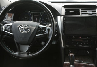 Подержанный автомобиль Toyota Camry Sedan 2017 года (14 фото)