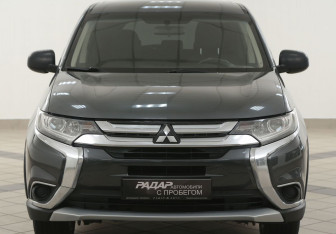 Подержанный автомобиль Mitsubishi Outlander 2015 года (6 фото)