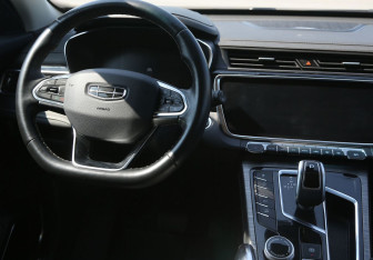 Подержанный автомобиль Geely Atlas Pro 2022 года (14 фото)