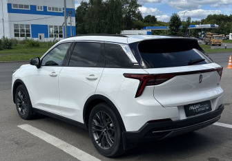 Подержанный автомобиль FAW Bestune T55 2023 года (6 фото)