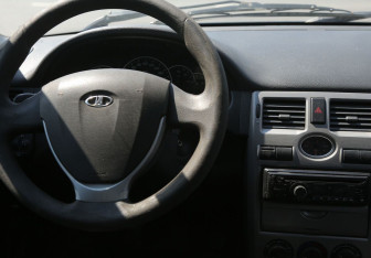 Подержанный автомобиль LADA (ВАЗ) Priora Sedan 2013 года (14 фото)