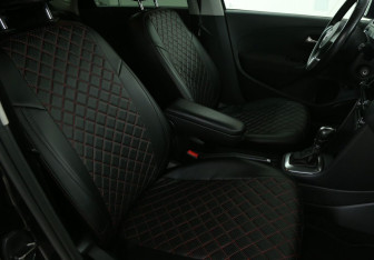 Подержанный автомобиль Volkswagen Polo Sedan 2012 года (10 фото)