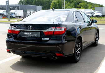 Подержанный автомобиль Toyota Camry Sedan 2017 года (6 фото)