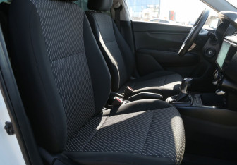 Подержанный автомобиль Kia Rio Sedan 2018 года (10 фото)
