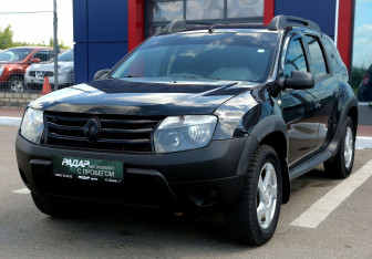 Подержанный автомобиль Renault Duster 2013 года (3 фото)