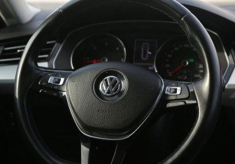 Подержанный автомобиль Volkswagen Passat Wagon 2017 года (16 фото)