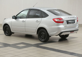 Подержанный автомобиль LADA (ВАЗ) Granta Liftback 2023 года (2 фото)