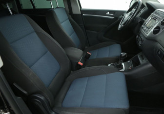 Подержанный автомобиль Volkswagen Tiguan 2013 года (10 фото)