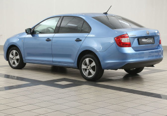 Подержанный автомобиль Skoda Rapid Liftback 2017 года (2 фото)