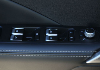 Подержанный автомобиль Geely Coolray 2021 года (17 фото)