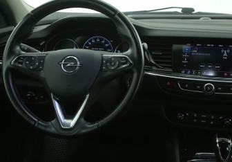 Подержанный автомобиль Opel Insignia Wagon 2019 года (14 фото)