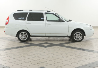 Подержанный автомобиль LADA (ВАЗ) Priora Wagon 2012 года (5 фото)