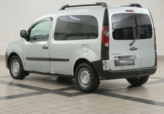 Подержанный автомобиль Renault Kangoo 2008 года (2 фото)
