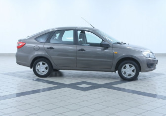 Подержанный автомобиль LADA (ВАЗ) Granta Liftback 2016 года (4 фото)