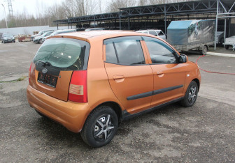 Подержанный автомобиль Kia Picanto 2007 года (7 фото)