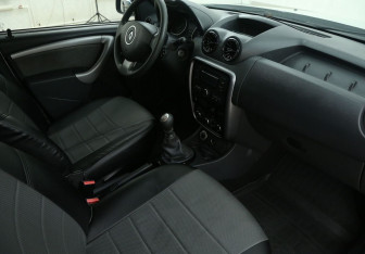 Подержанный автомобиль Renault Duster 2012 года (9 фото)