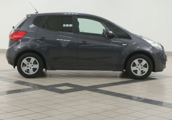 Подержанный автомобиль Kia Venga 2014 года (5 фото)