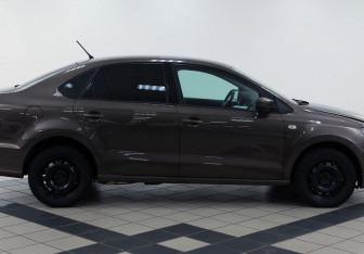 Подержанный автомобиль Volkswagen Polo Sedan 2016 года (4 фото)