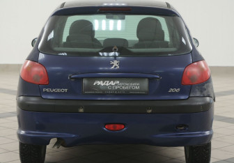 Подержанный автомобиль Peugeot 206 Hatchback 2004 года (3 фото)
