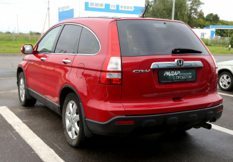 Подержанный автомобиль Honda CR-V 2008 года (4 фото)