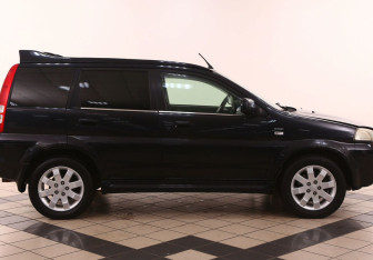 Подержанный автомобиль Honda HR-V 2004 года (2 фото)