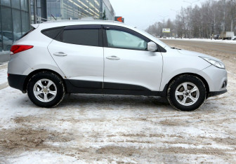 Подержанный автомобиль Hyundai ix35 2011 года (7 фото)