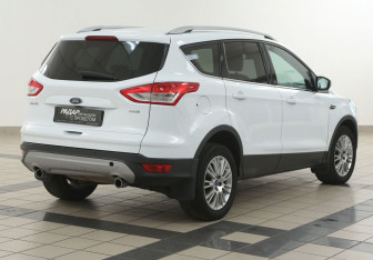 Подержанный автомобиль Ford Kuga 2014 года (4 фото)
