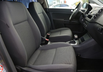 Подержанный автомобиль Volkswagen Golf Plus 2008 года (10 фото)