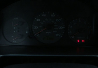 Подержанный автомобиль Mazda 323 Sedan 1999 года (10 фото)