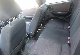 Подержанный автомобиль Chevrolet Niva 2006 года (12 фото)