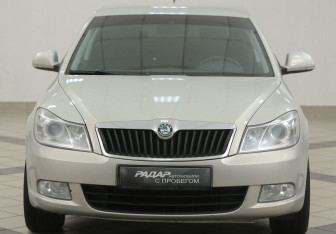 Подержанный автомобиль Skoda Octavia Liftback 2012 года (6 фото)
