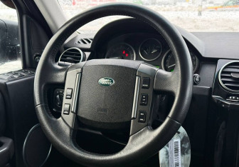 Подержанный автомобиль Land Rover Discovery 2005 года (14 фото)
