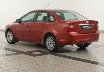 Подержанный автомобиль Ford Focus Sedan 2008 года (2 фото)