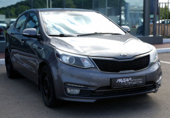 Подержанный автомобиль Kia Rio Sedan 2015 года (1 фото)