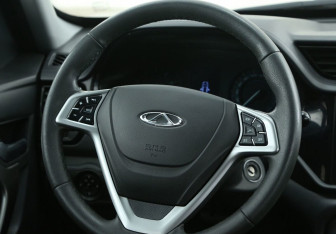 Подержанный автомобиль Chery Tiggo 3 2017 года (17 фото)